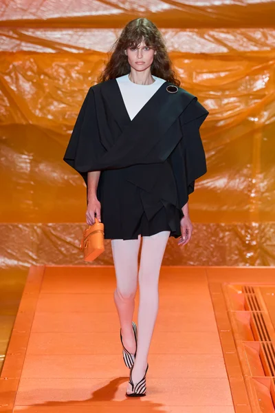 Look 40